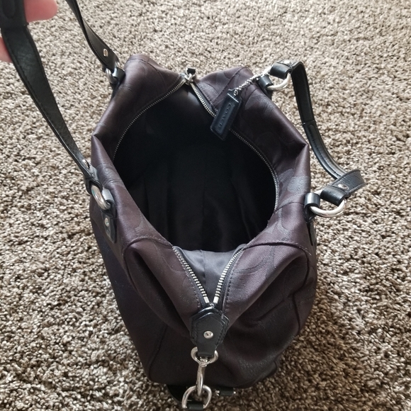 Authentic Coach bag. - Picture 4 of 8